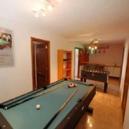 Playa Blanca Sleeps 12 Pool Wifi Villa
