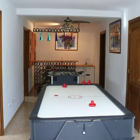 Playa Blanca Sleeps 12 Pool Wifi