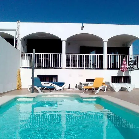 ヴィラ Playa Blanca Sleeps 12 Pool Wifi プラヤ・ブランカ